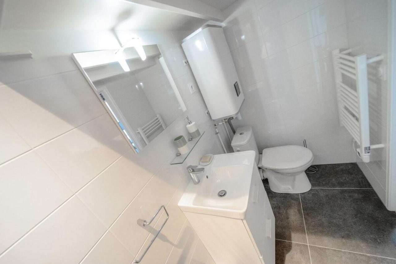 The Little Dumont - 2-Person Apartment - Croix-Rousse Lyon Bagian luar foto